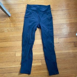 Lululemom grey cropped running leggings size 4